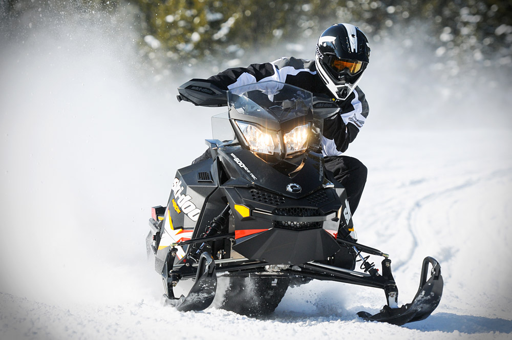 SUPERTRAXMAG.COM - 2012 SKI-DOO MX-ZX 600 RMOTION