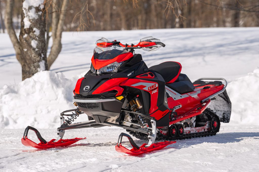 RIDING THE 2022 LYNX RAVE RE - Supertrax Online